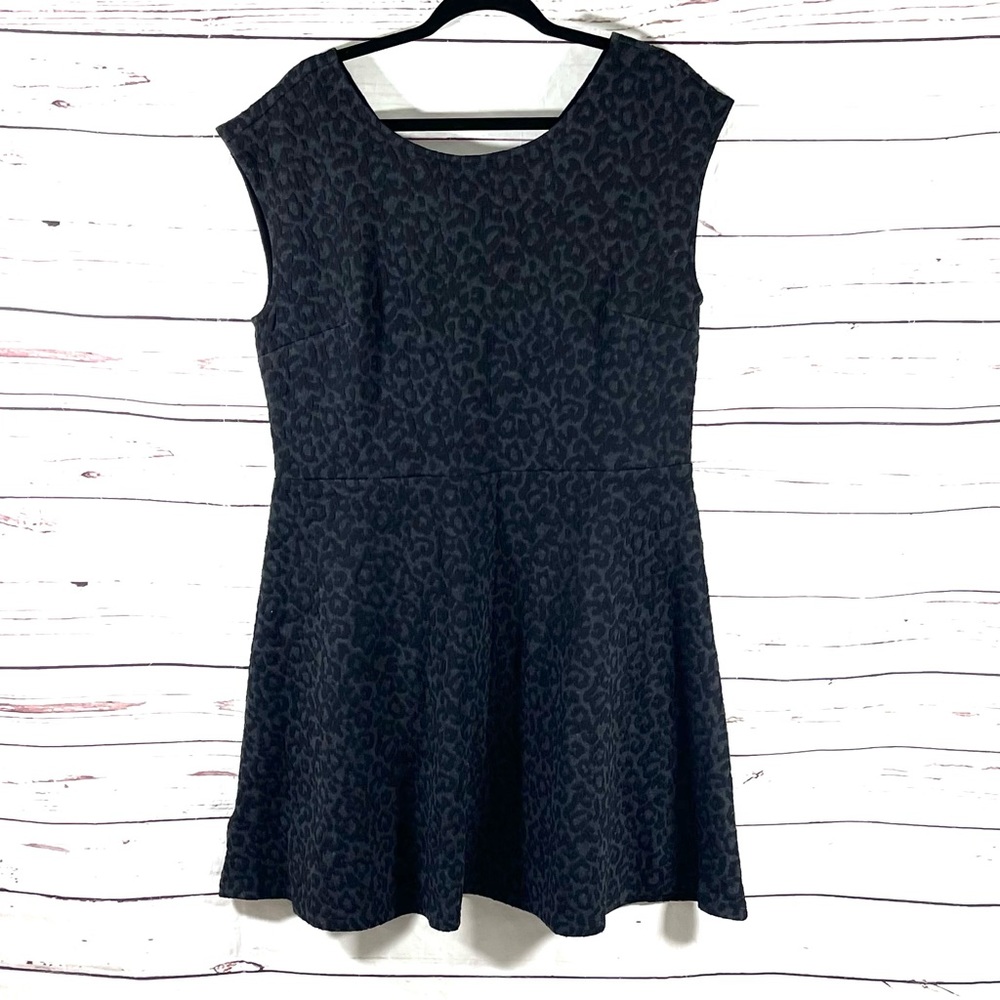 Loft‎ Women's A-Line Dress Size 14 Black/Gray Quilted Sleeveless